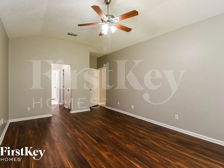 2132 Pebble Creek Ln — Photo 10