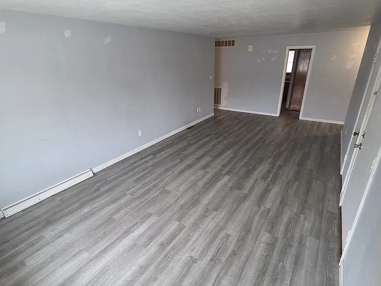 1512 Robeson Ave — Photo 2