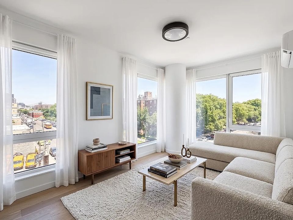1st image of 11-14 35th Ave #325