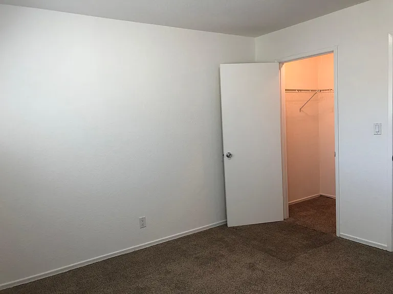 4062 Will Rogers Dr — Photo 3