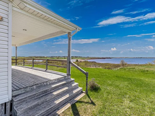 212 Basinview Cres, Saint David's Parish, PE C0B 1M0