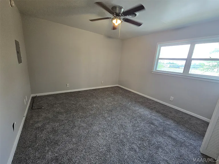 3735 Wesley Dr — Photo 8