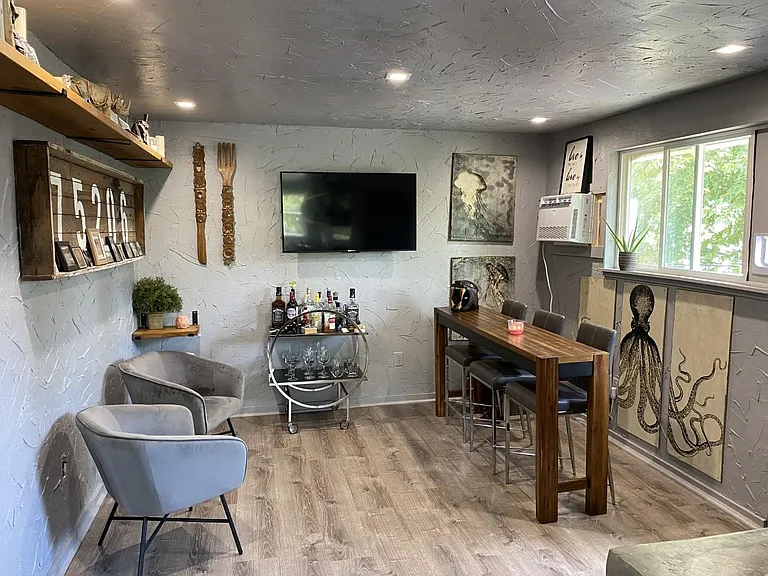 2019 McMillan Ave #2 — Photo 2
