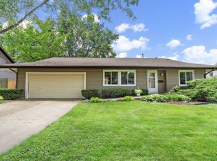 948 Denton Ct, Crystal Lake, IL 60014