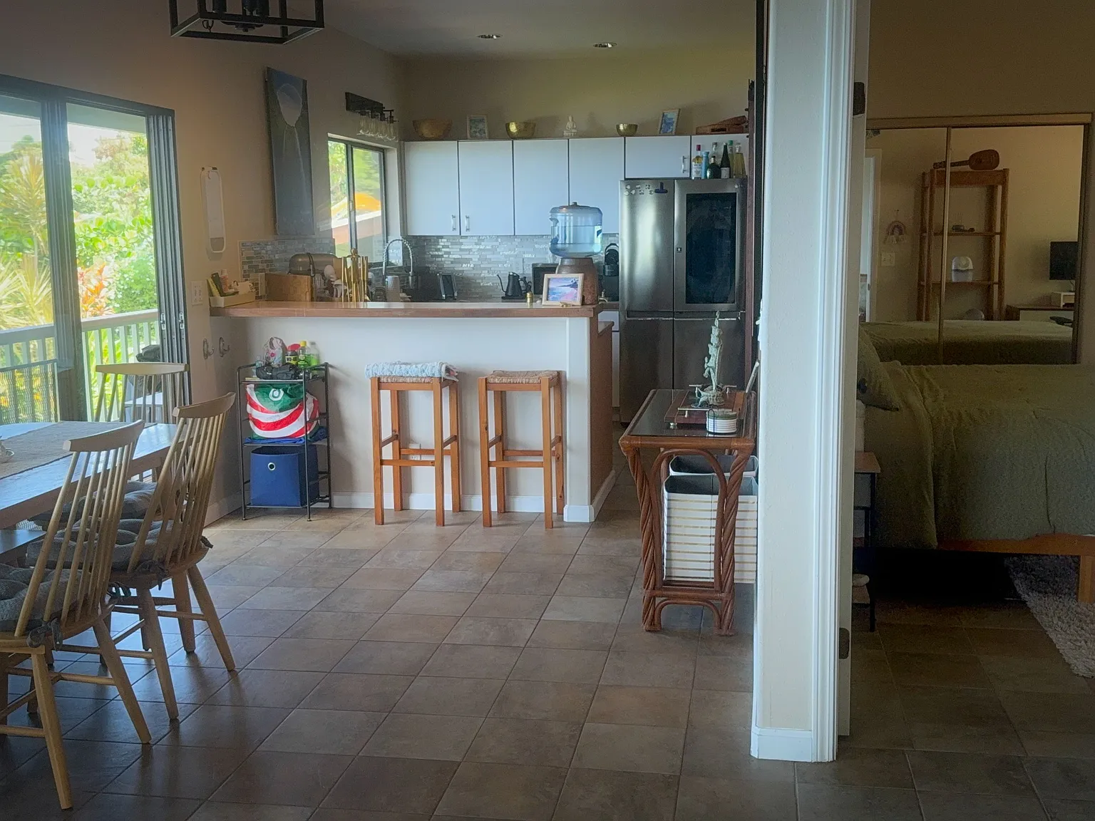 3 bed, 1251 sqft, $3,000 — Photo 4