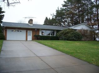 2553 Golf Club Rd, Erie, PA 16509