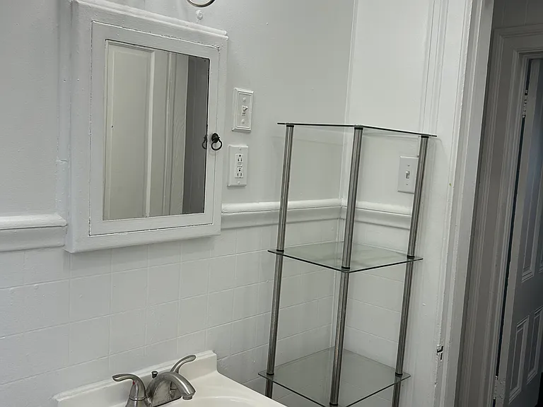 106 S 2nd St #2 — Photo 3