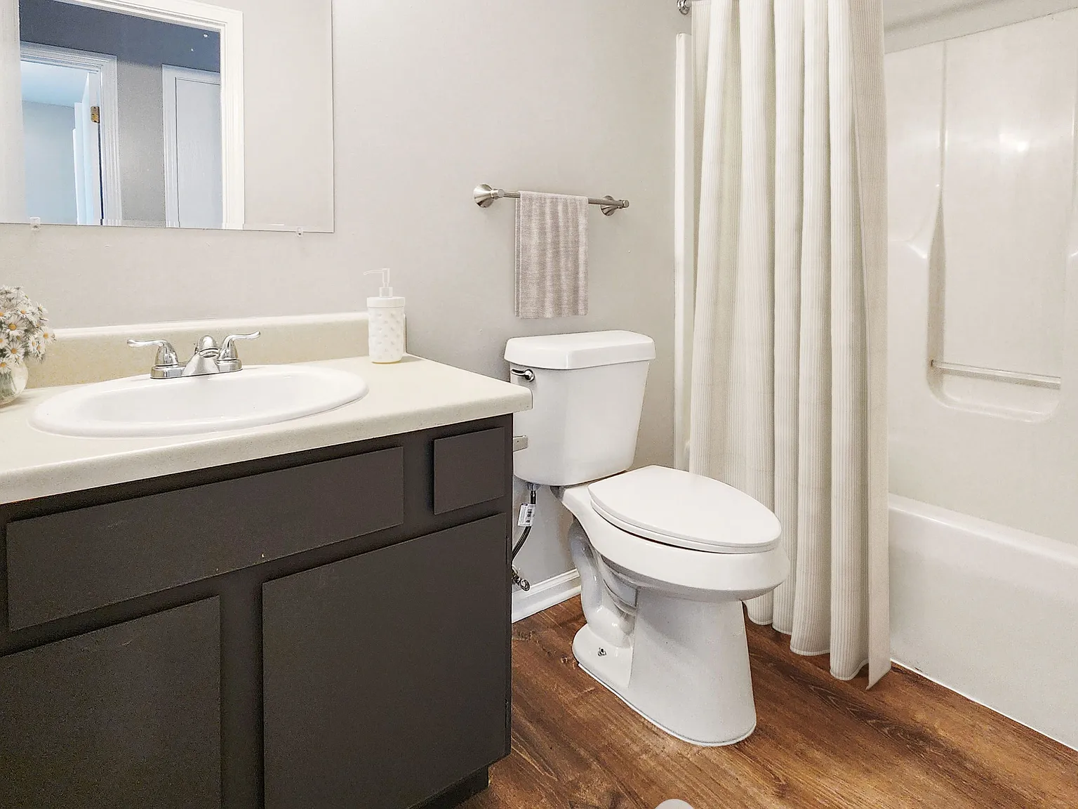 2 bed, $1,175 — Photo 4