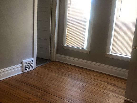 4th image of 1323 Russell Ave N #1