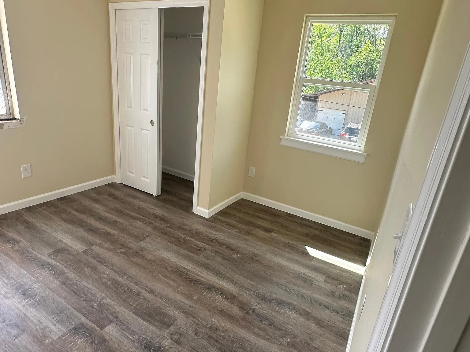2 bed, 950 sqft, $2,000 — Photo 3