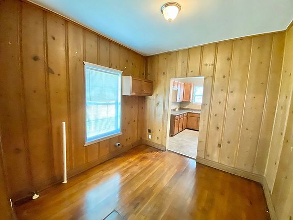 3rd image of 2703 Avenue G
