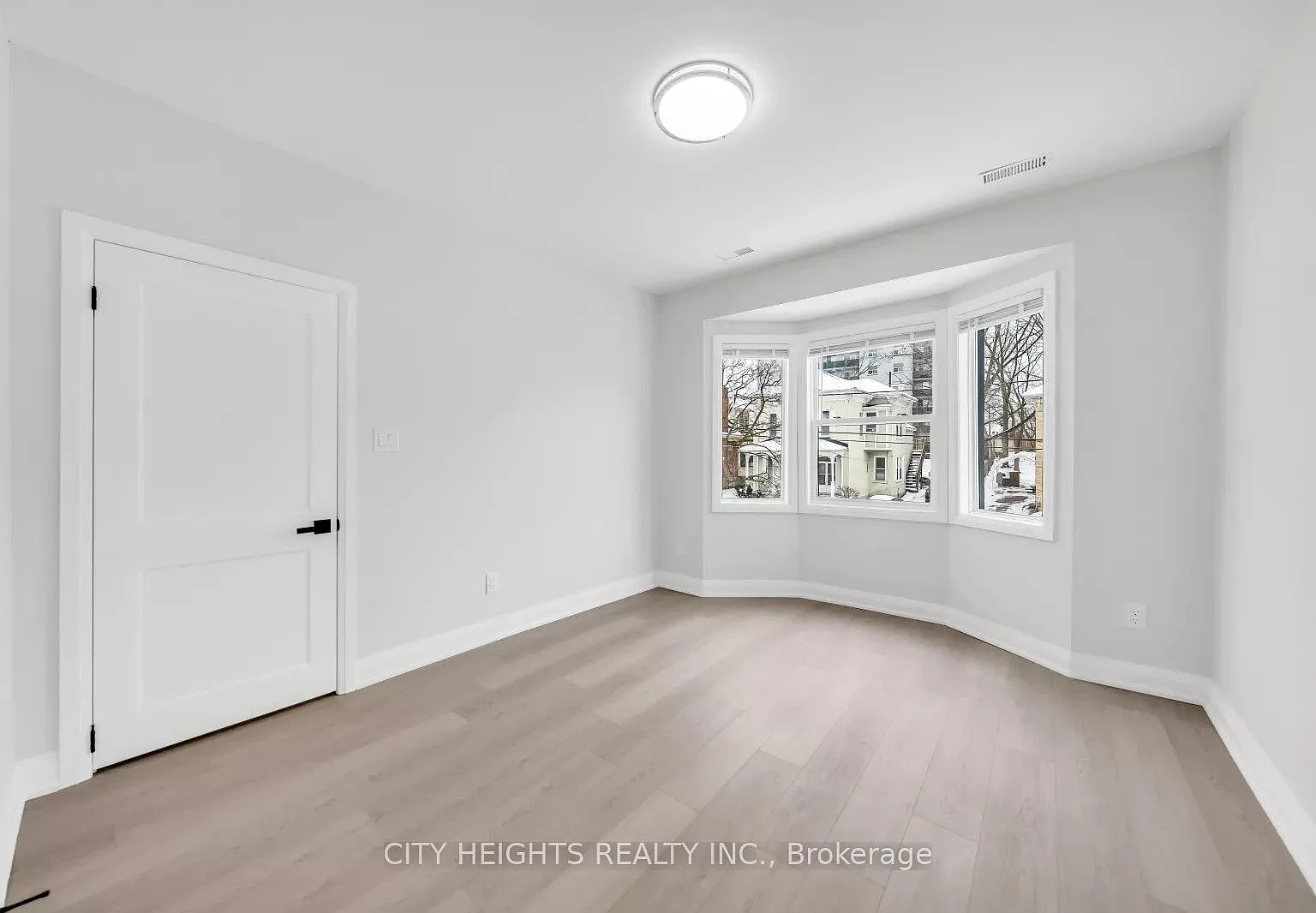 124 Church St — Photo 2