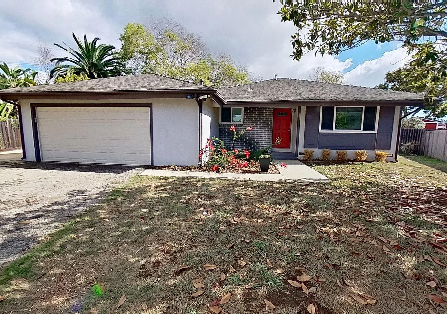 Spacious 4 Bedroom/2 Bathroom home plus Office in Goleta — Photo 1