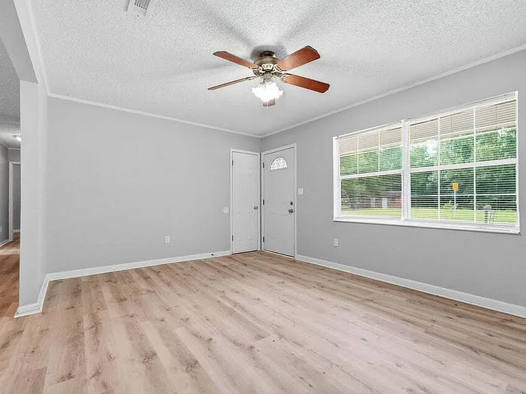 106 Andrews Ave — Photo 9