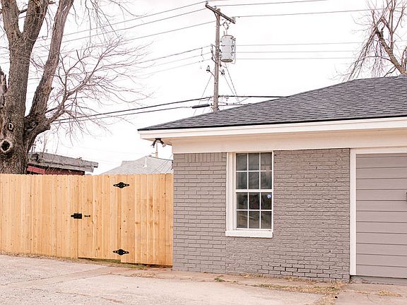 2nd image of 1117 NE 14th St