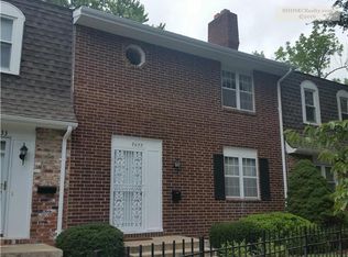 9635 Perry Ln, Overland Park, KS 66212