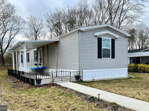 877 Clover Dr, Mullica Hill, NJ 08062