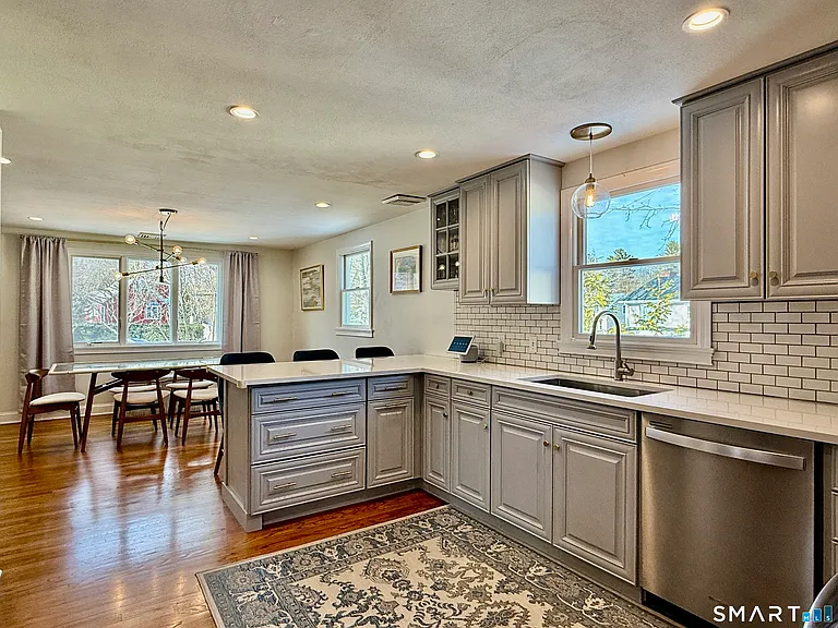 23 Sleepyhollow Dr — Photo 8