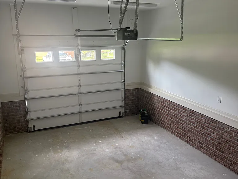 6735 Hill St — Photo 3