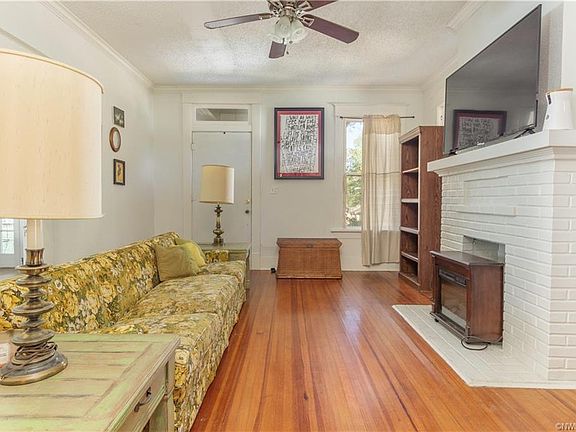 4th image of 2701 Gilbert Dr