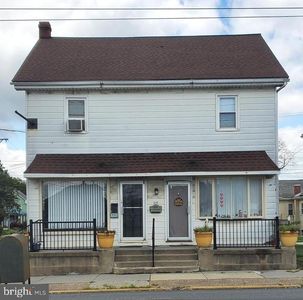 129 W Main St, Palmyra, PA, 17078