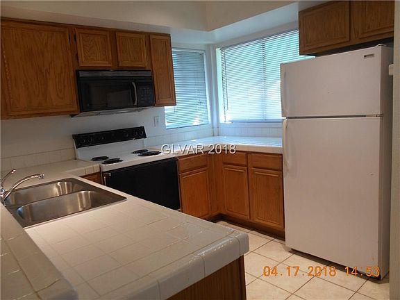 5th image of 2140 Pinetop Ln Unit 105