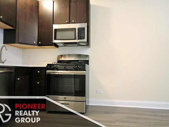 4th image of 2936 W Palmer St #2936103