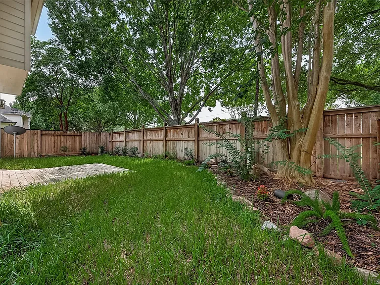 6118 Breezy Hollow Ln — Photo 50