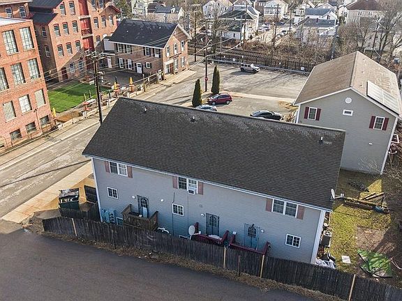 4th image of 30 Foundry St APT 5