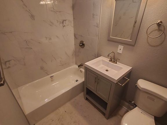 5th image of 3511 Forest Ave #301