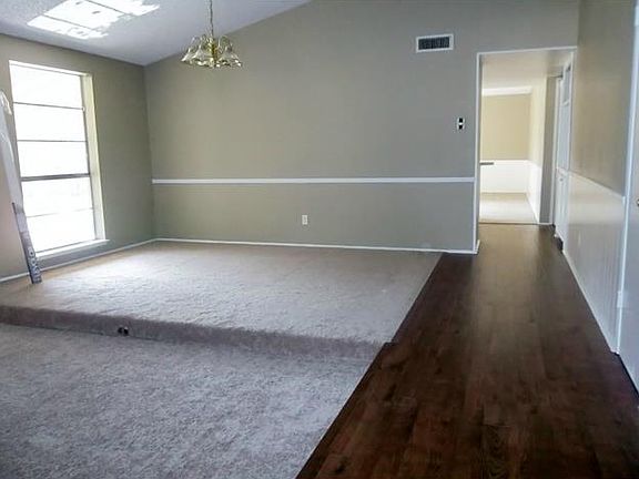 2nd image of 2903 Arcadia Ln