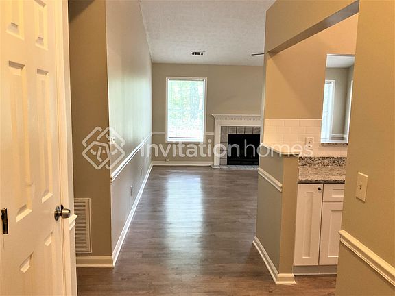 4th image of 319 Winding Woods Trl