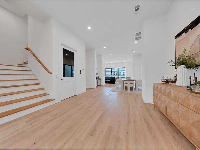 1135 Lake Pointe Pkwy — Photo 17