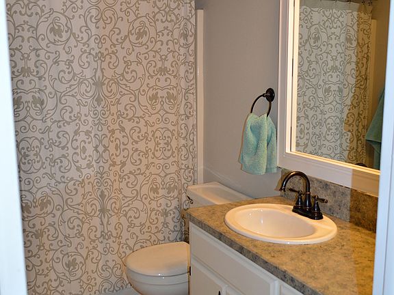 2nd image of 725 Clarence Ct