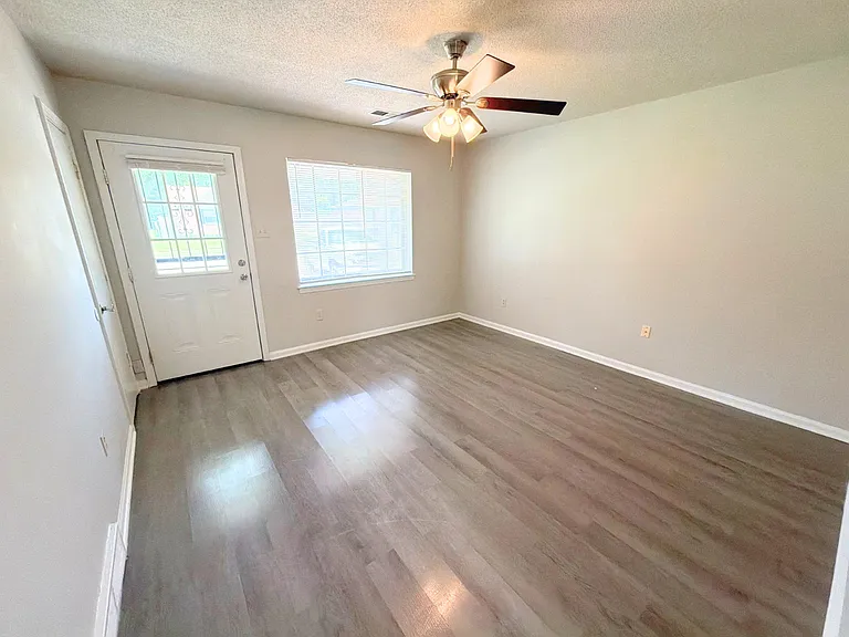 4767 Bradford Dr — Photo 21