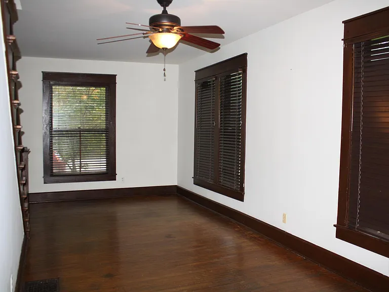 718 S Lincoln St — Photo 4