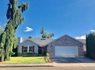 1236 Meadowlark Pl, Molalla, OR 97038