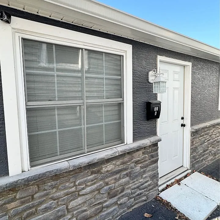 32 W Welch Ave #A