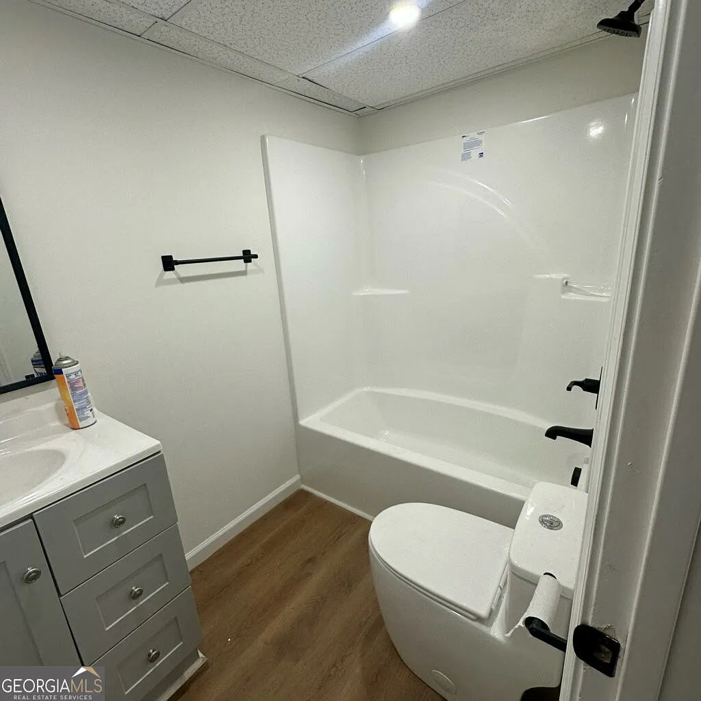 2 bed, 1.0 bath, $1,600 — Photo 3