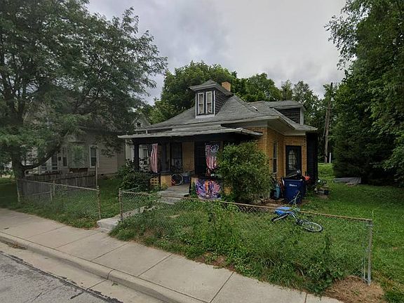 2nd image of 454 Riverside Dr