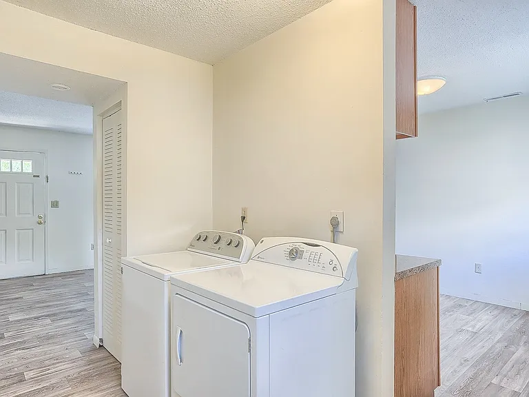 605 English Creek Ct — Photo 9
