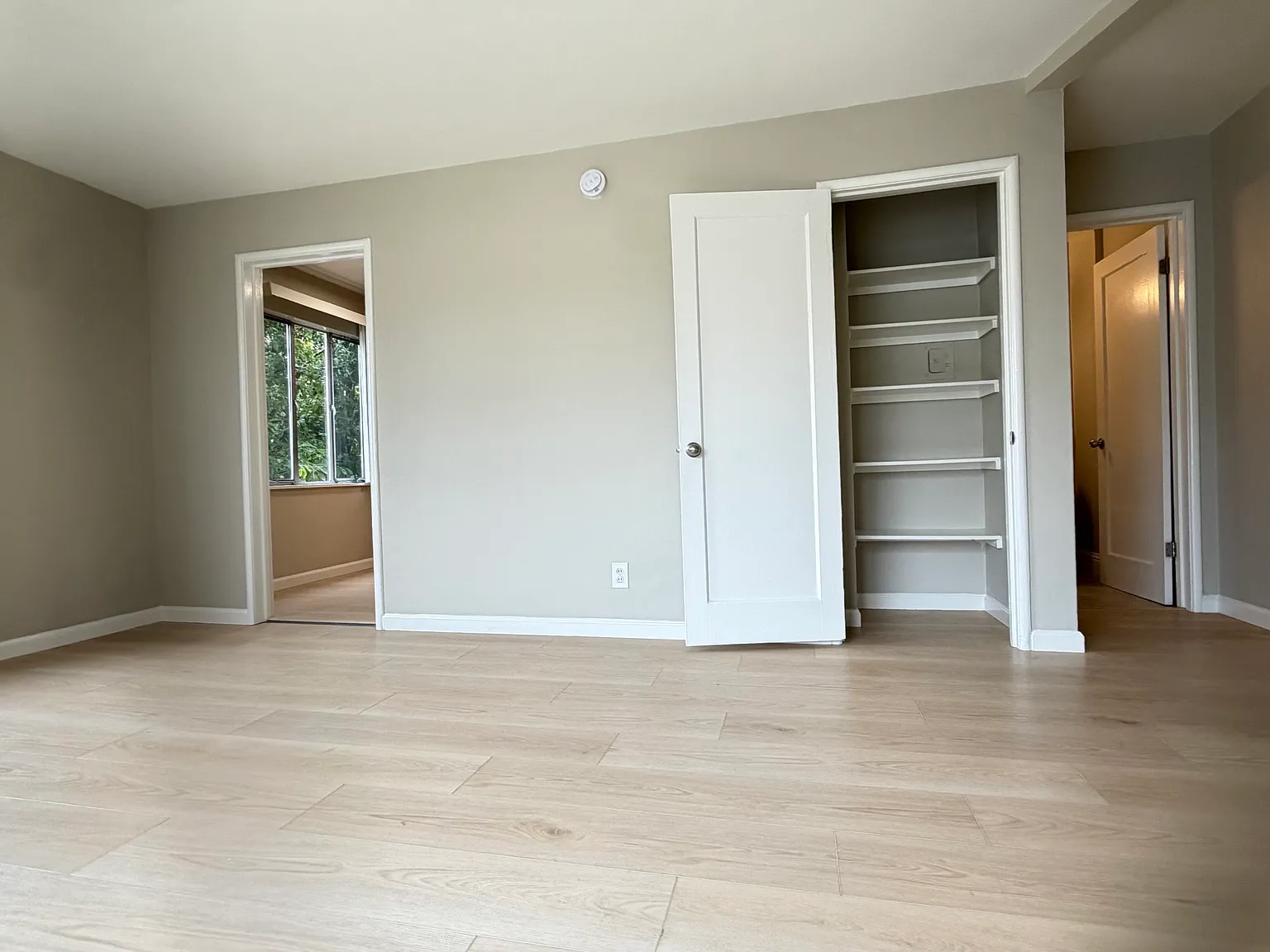 Studio, 400 sqft, $1,545 — Photo 4
