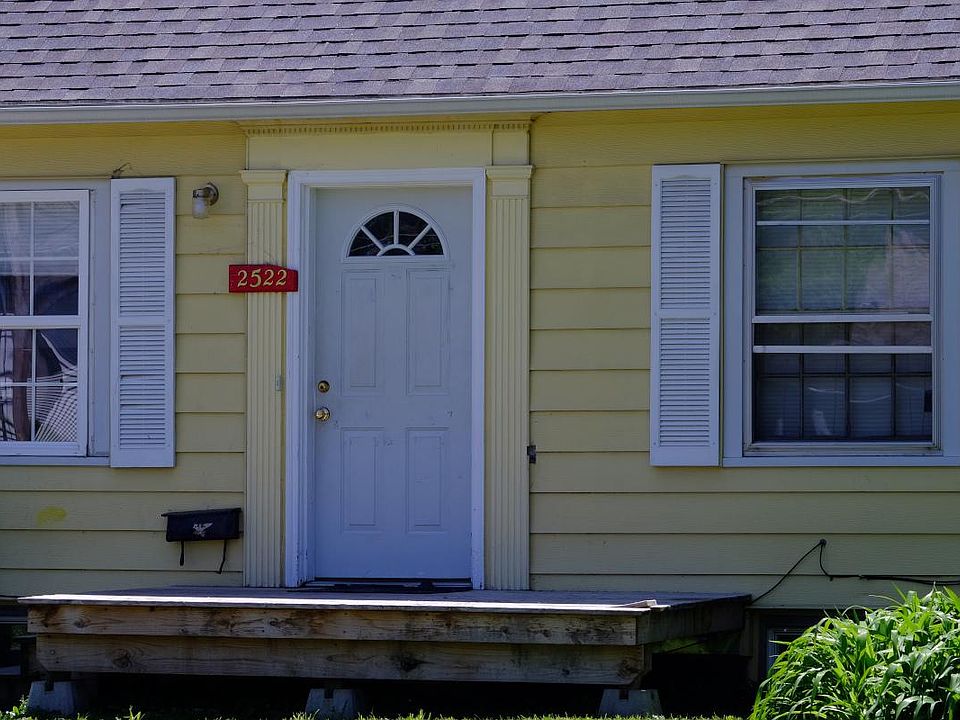 2522 Knapp St, Ames, IA 50014 Zillow