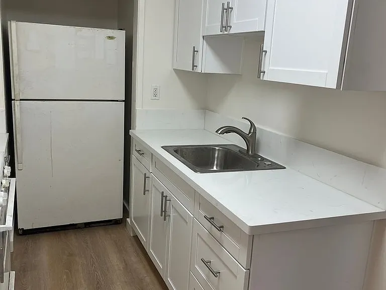 1709 Capitol Ave — Photo 5
