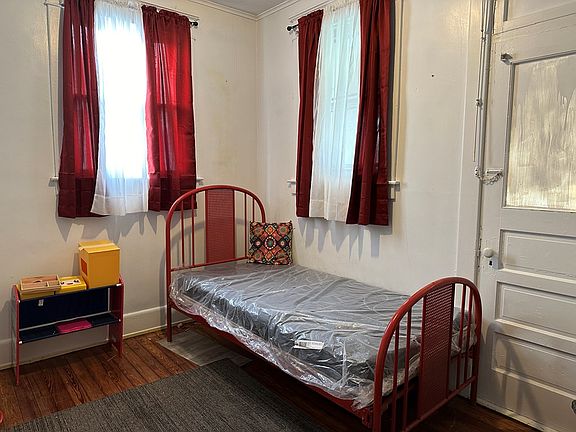 4th image of 1311 Grandview Ave