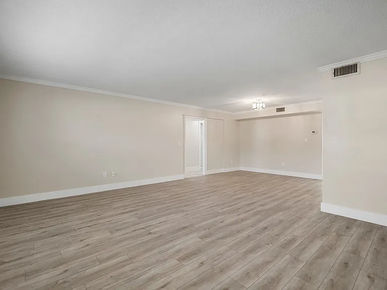 4533 Overlook Dr NE #B — Photo 8