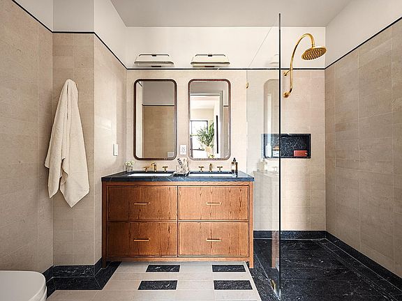 5th image of 127 Kent Ave #4J