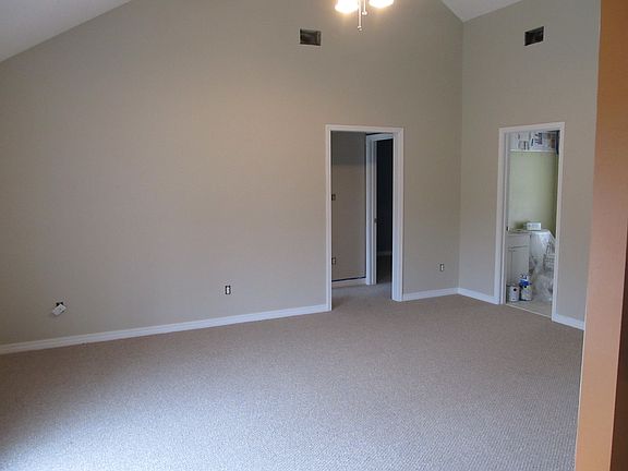 Living Room (guest qtrs vw)