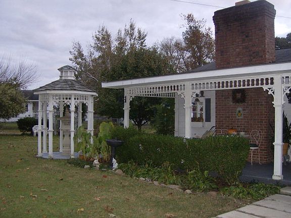 2nd image of 1115 Carolina St