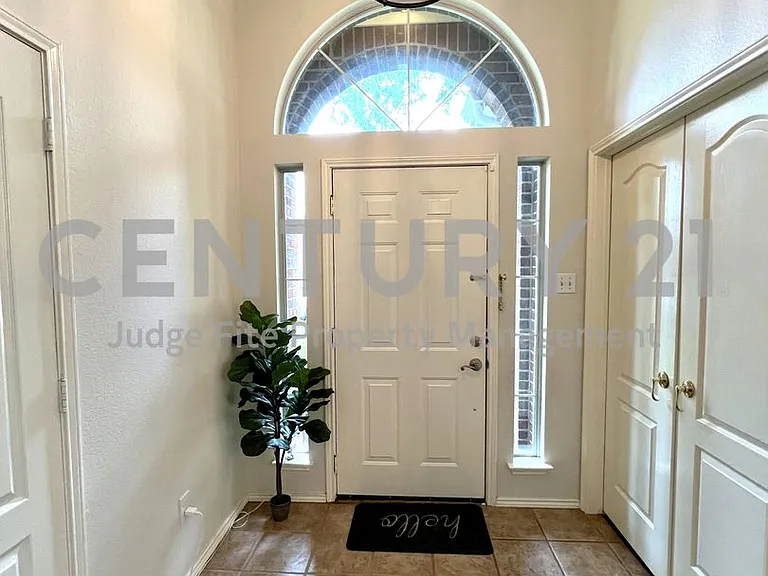 11413 Huntington Rd — Photo 5